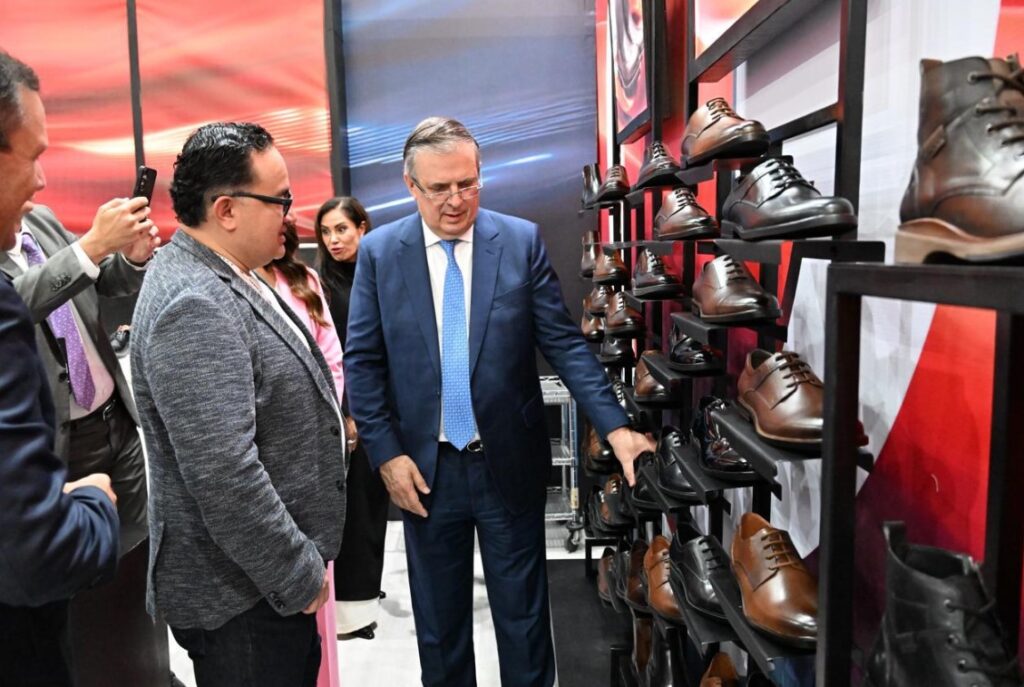 México impondrá arancel del 25% a zapatos asiáticos