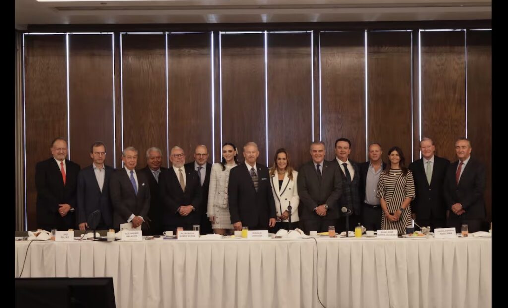 Empresarios mexicanos se reúnen con embajador de Estados Unidos; preparan viaje a EU