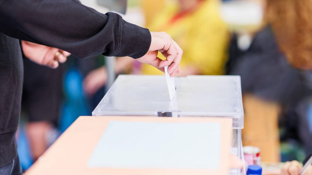 Movimiento Ciudadano propone reducir la edad para votar a los 16 años