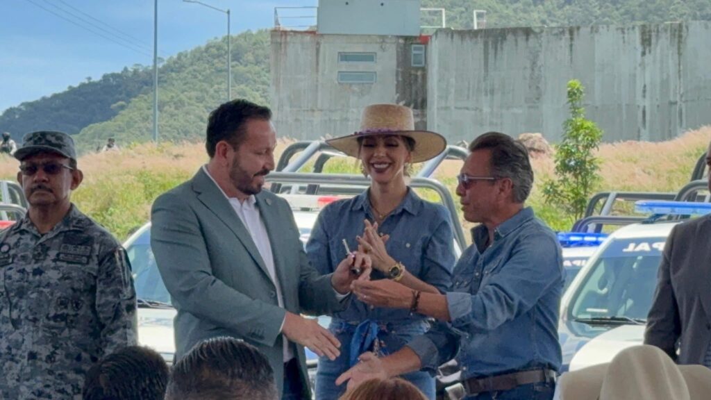 Entregan patrullas a municipios de la Costa y Sierra de Jalisco