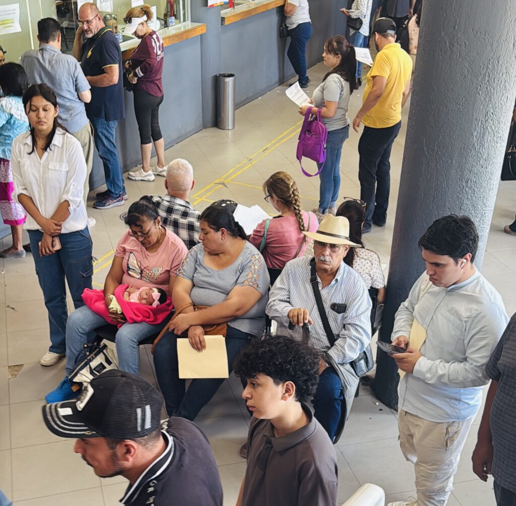 Registro Civil con demoras en atención, director pide paciencia; al día atienden hasta 800 personas