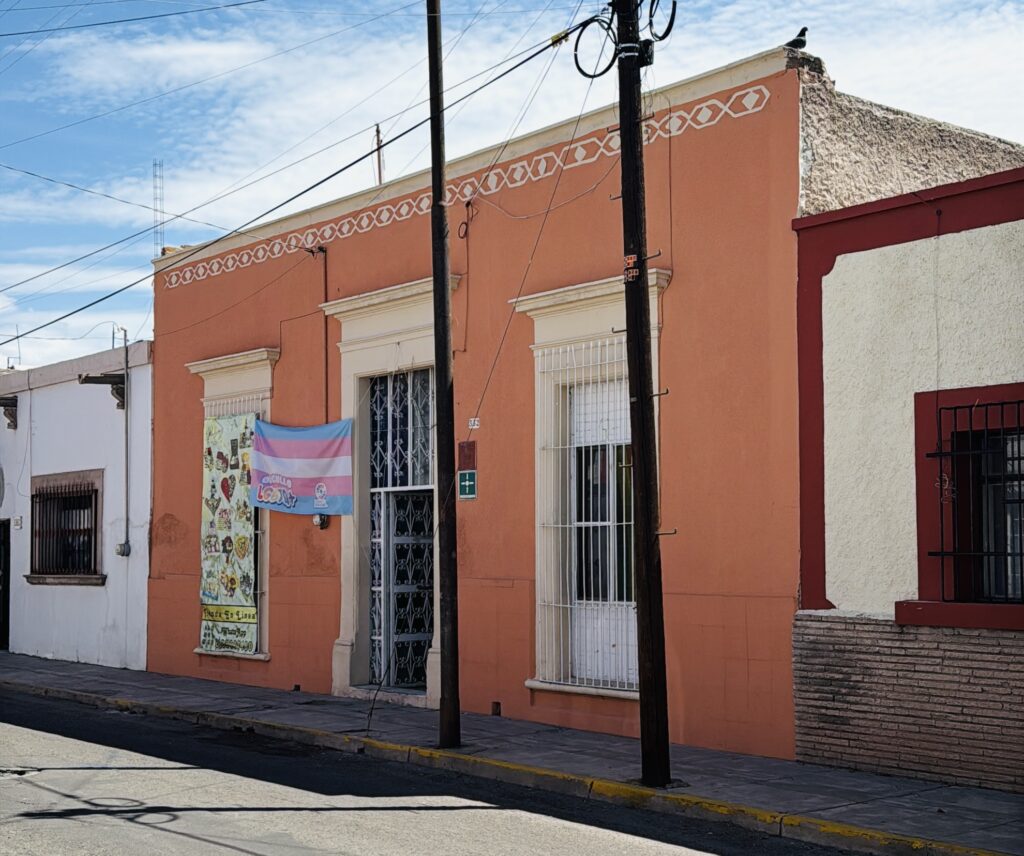 “Casa Arcoíris” brinda apoyo gratuito a la comunidad LGBTQ y a quienes no son,  con terapias y asesorías