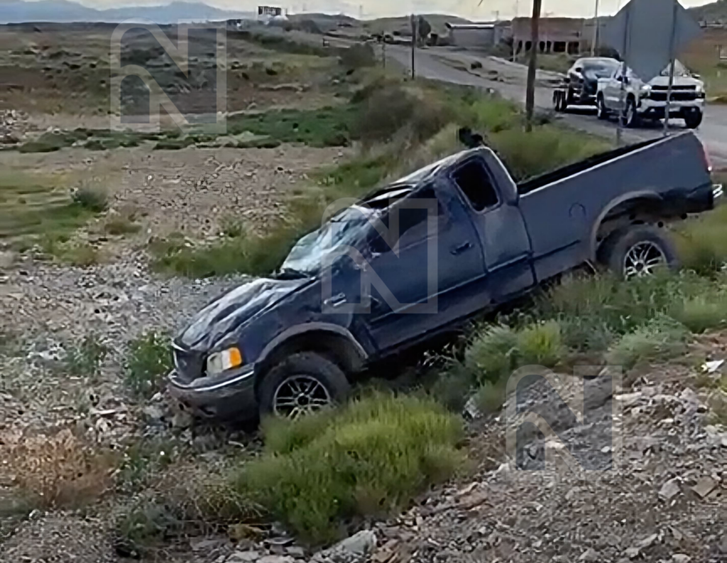 Volcadura deja hombre con lesión grave en Parral