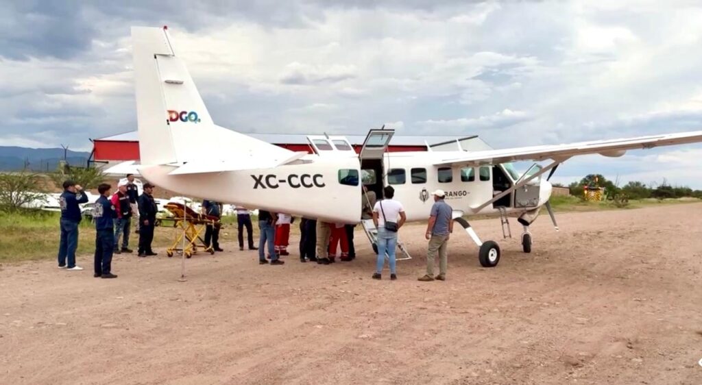 Adolescente es trasladado de emergencia en aeronave estatal tras grave accidente en bicicleta