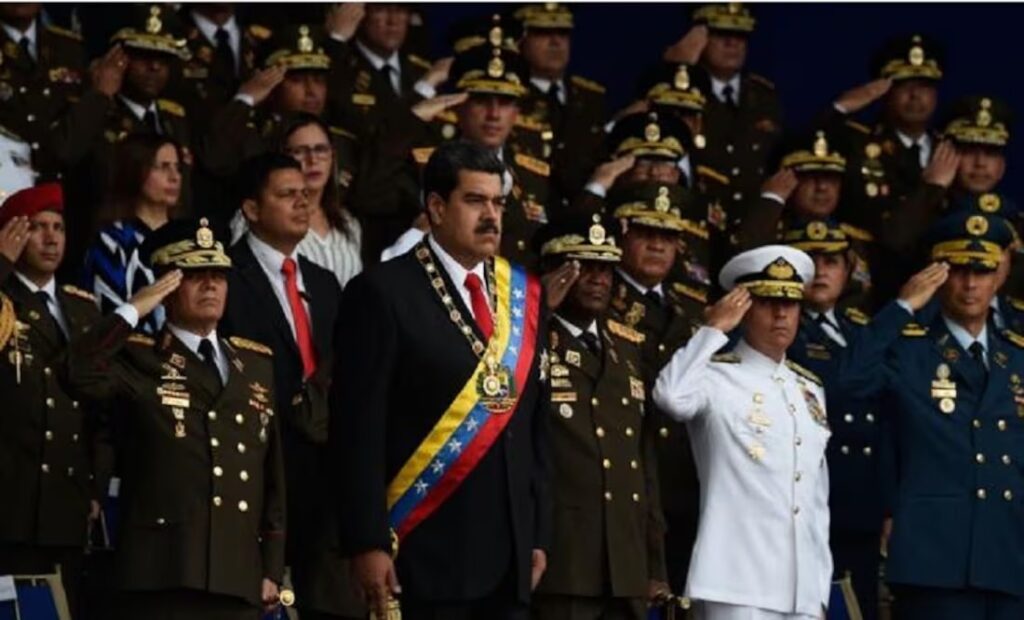 Policía de Venezuela expresa su lealtad a Maduro tras anuncio de recompensa de EU