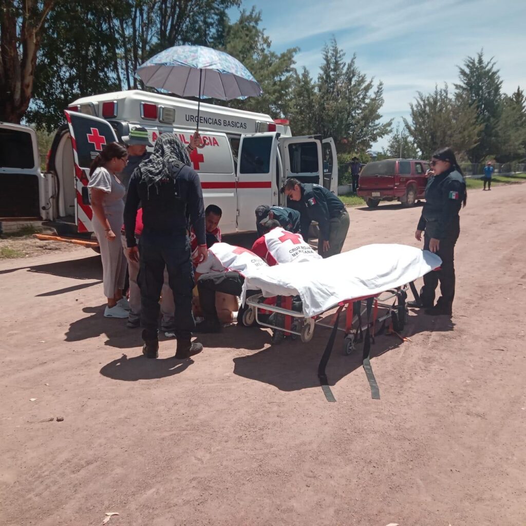Adulto mayor sobrevive tras ser atropellado por su propio tractor en Santiago Papasquiaro