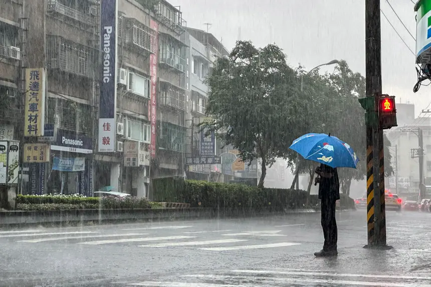 Vietnam evacúa a más de 586 mil personas por tifón Kajiki; China eleva alerta a nivel máximo