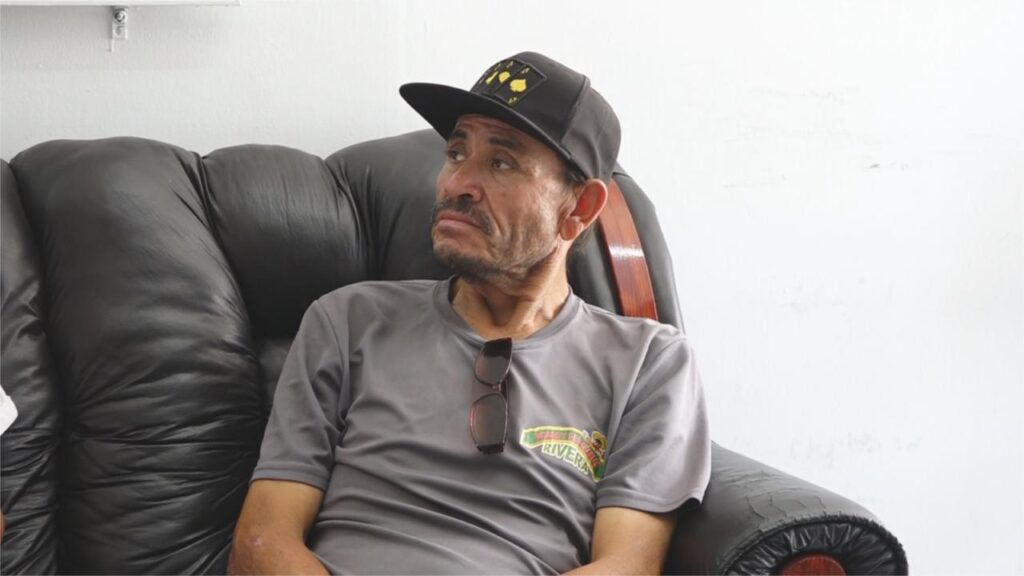 Enrique “el Mono”, elotero de Santiago, necesita ayuda urgente para recuperar la vista