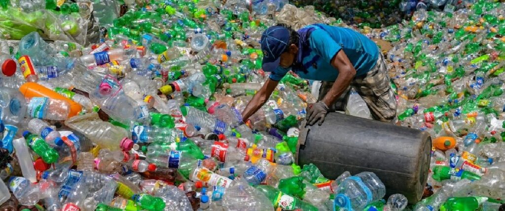 La ONU impulsa un tratado histórico para frenar la crisis mundial del plástico: ¿llegó la hora del cambio?