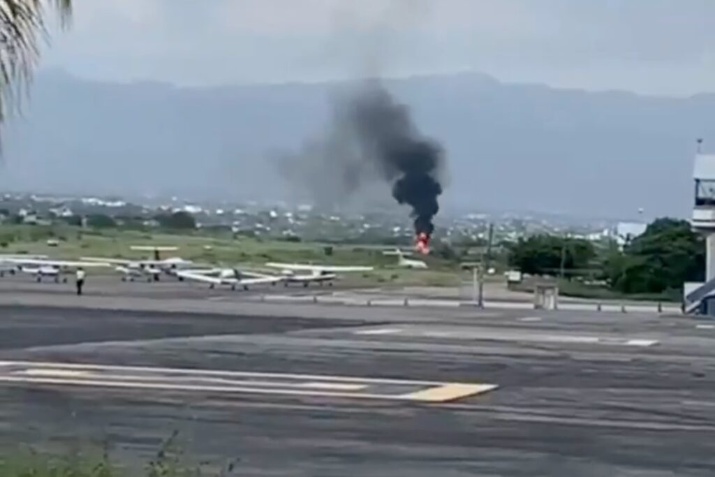 VIDEO: Accidente de avioneta en aeropuerto internacional de Cuernavaca deja heridos