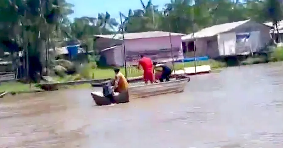Niña de 3 años muere ahogada tras ser arrojada al río por su padre