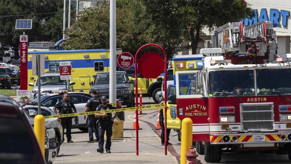 Tiroteo en tienda de Texas deja tres muertos; hay un detenido