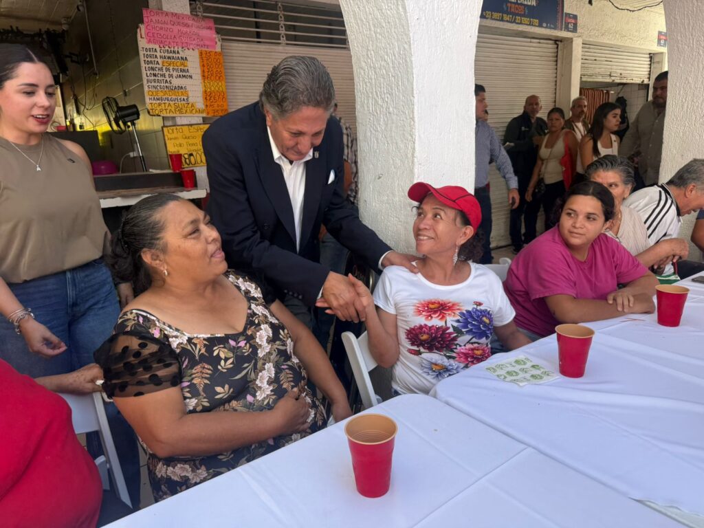 Juan José Frangie encabeza recorrido en  la Feria del Elote 2025 en Tesistán