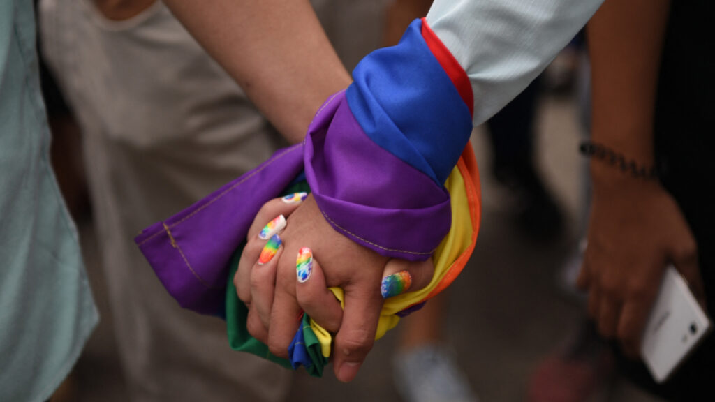 Gobierno de EU restringe visados deportivos a mujeres transexuales