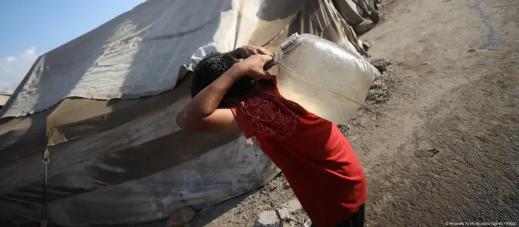 OMS alerta que el acceso universal a agua potable es cada vez más lejano