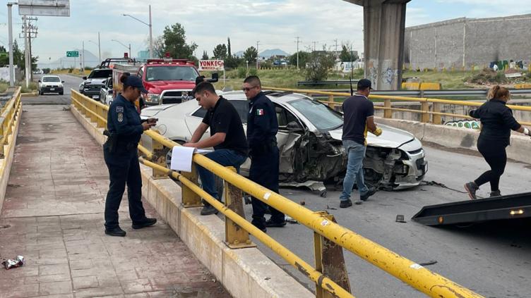 Conductor pierde el control y destruye su auto en la Venceremos