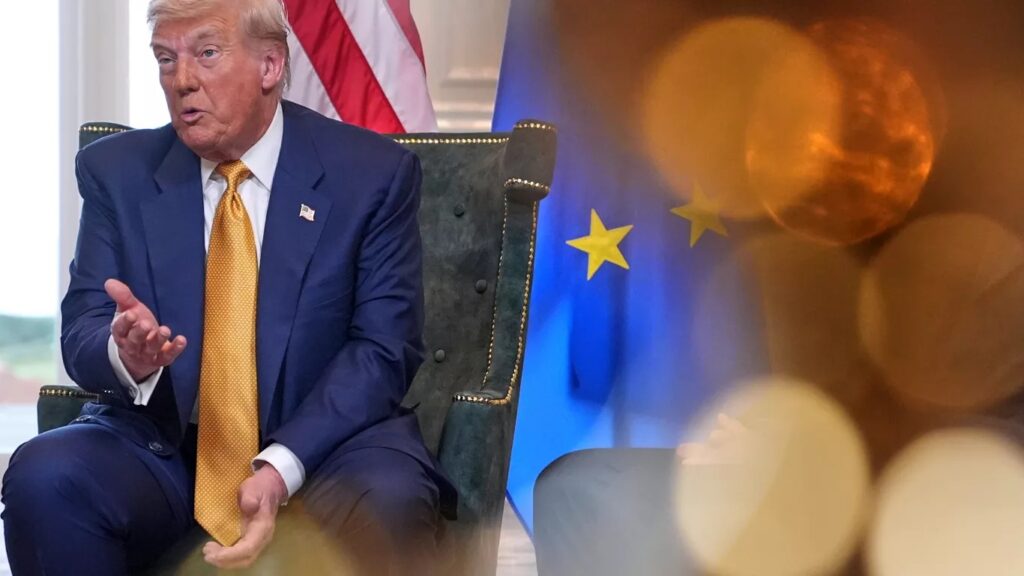 Trump amenaza a la UE con aranceles del 35% de no invertir 518.000 millones de euros