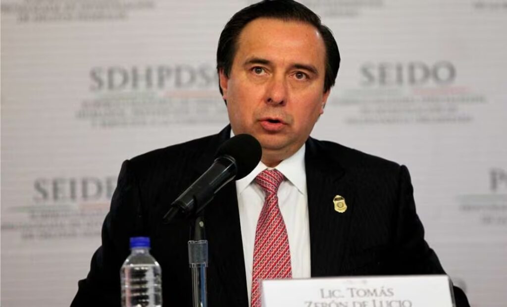 Ratifican orden de captura contra Tomás Zerón por caso Ayotzinapa