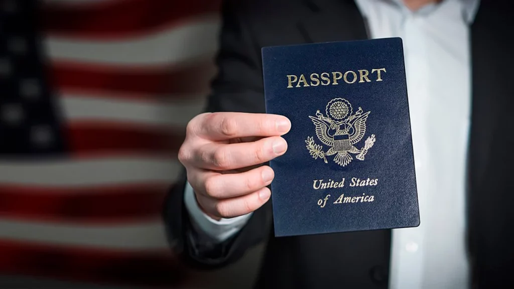 EE.UU. revisa más de 55 millones de visas por posibles violaciones
