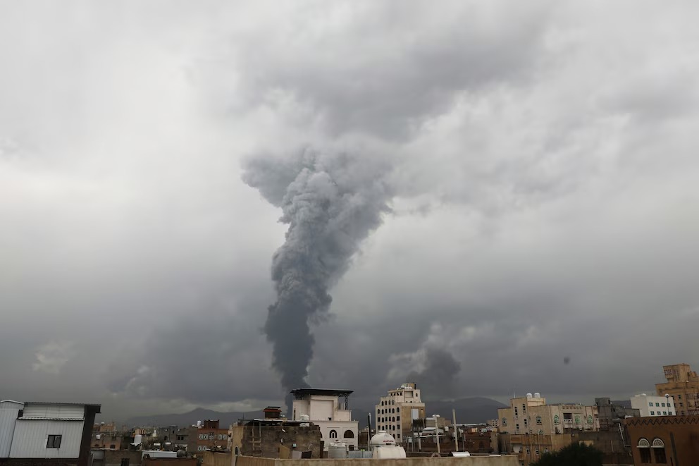 Israel destruyó el palacio presidencial de los rebeldes hutíes en Yemen