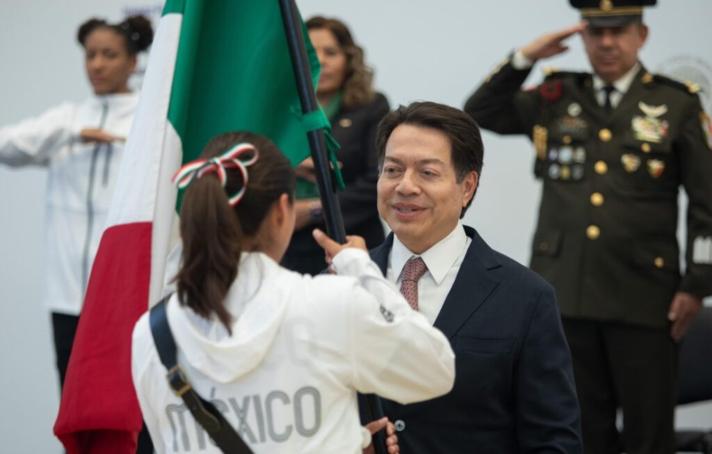 Abandera Mario Delgado a jóvenes atletas que representarán a México en los Panamericanos Junior