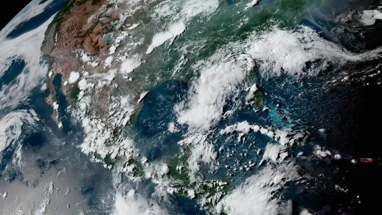 Conagua alerta por tres posibles ciclones tropicales en el Atlántico