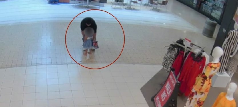 VIDEO: Secuestran a una bebé en centro comercial, fue rescatada en el segundo piso