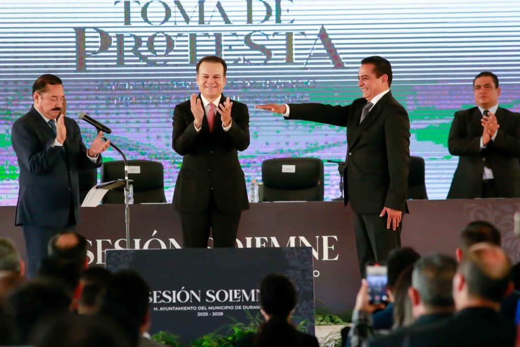 Toño Ochoa hace historia como primer alcalde reelecto en Durango.