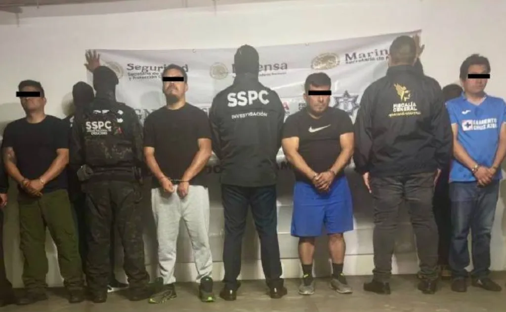 Detienen en Puebla a cuatro expolicías vinculados con protección a grupos criminales