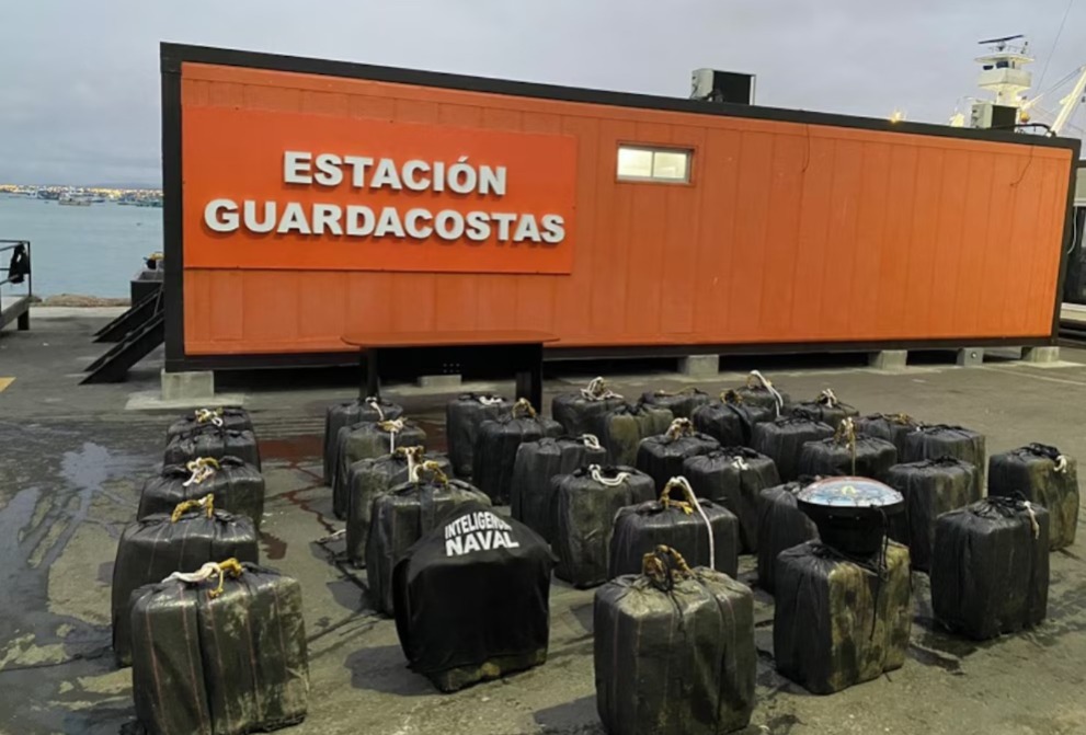 Ecuador decomisa más de 10 toneladas de cocaína en altamar, con apoyo de EU