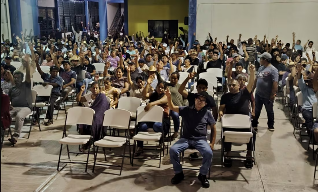 Comunidad de Yalálag exige a Adidas frenar producción del calzado “Oaxaca Slip On” por apropiación cultural