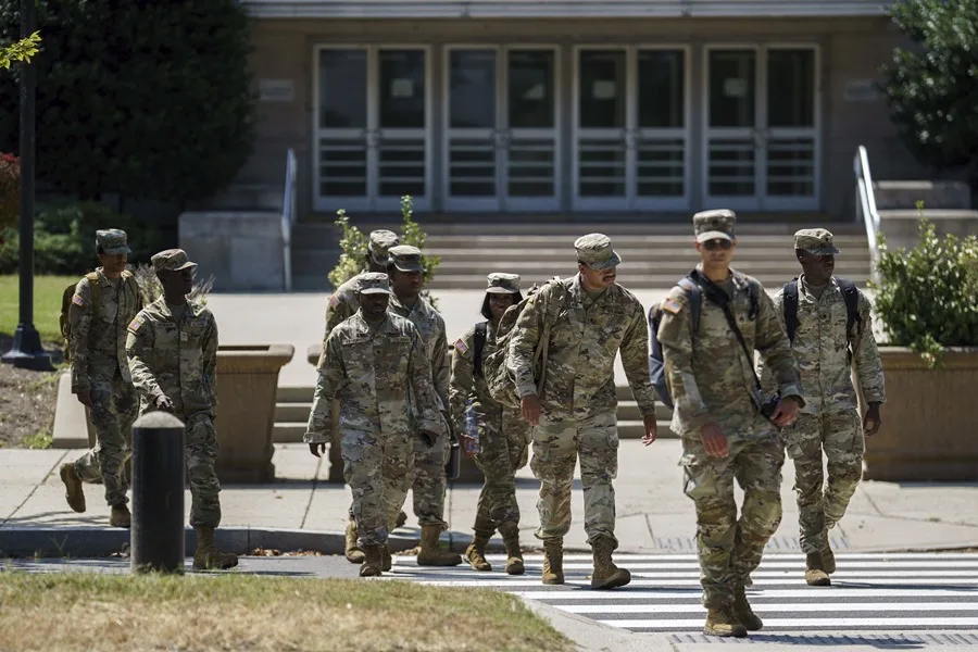 Trump refuerza presencia militar en Washington D.C. en medio de tensiones políticas