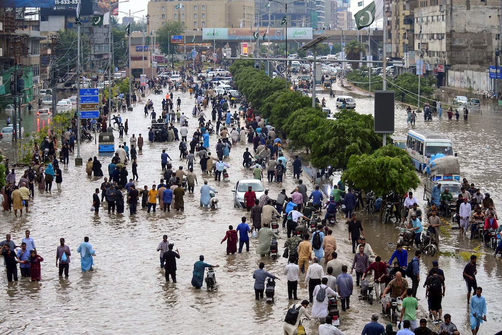 Suman más de 700 muertos y decenas de desaparecidos por inundaciones en Pakistán