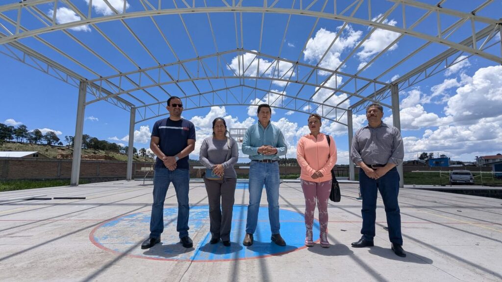 Alcalde supervisa domo escolar previo al regreso a clases