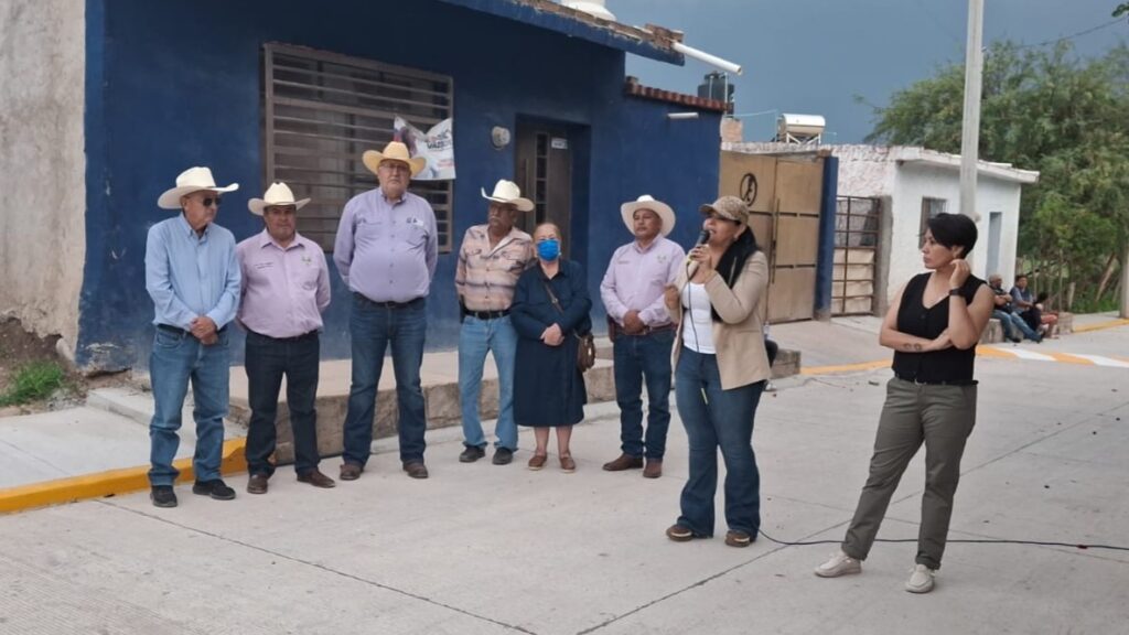 Entregan pavimentación de la calle Ignacio Allende en Nombre de Dios