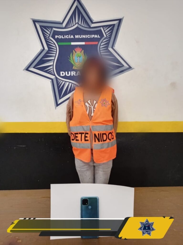 Una mujer detenida por arrebatarle celular a otra
