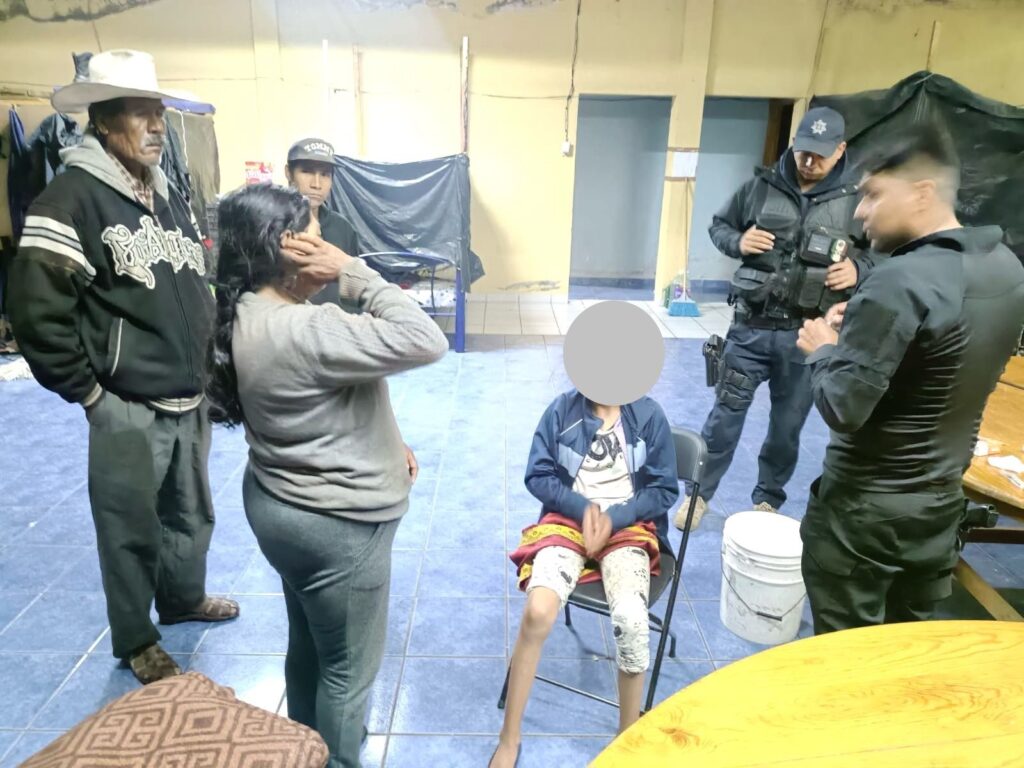 Estatales salvan a niña picada por alacrán