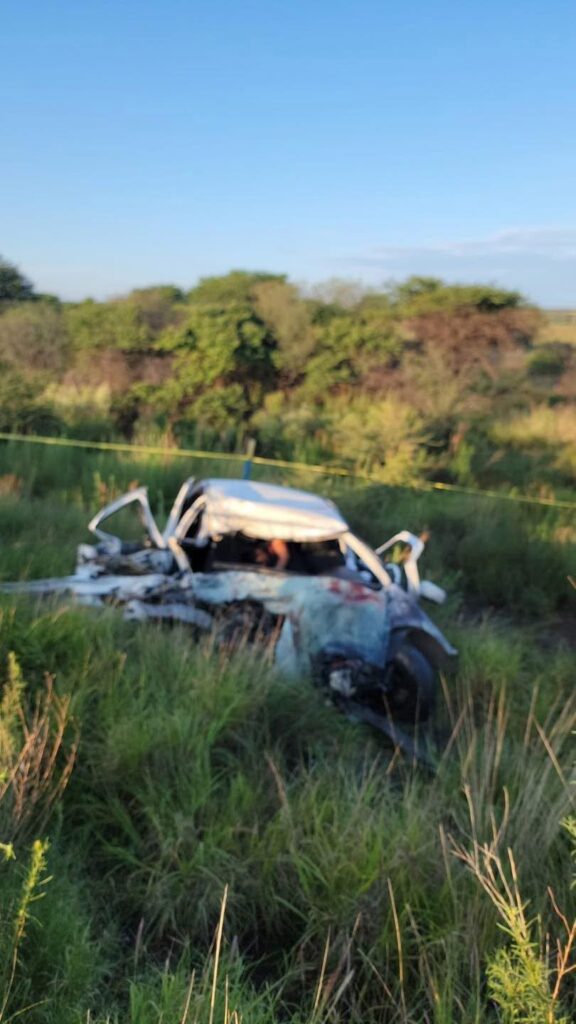 Choque de tráiler contra auto dejó persona sin vida