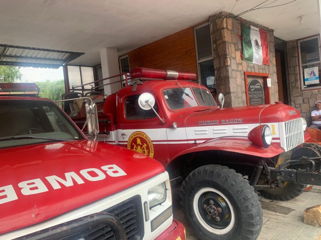 Bomberos rescatan mascotas en acciones de servicio social