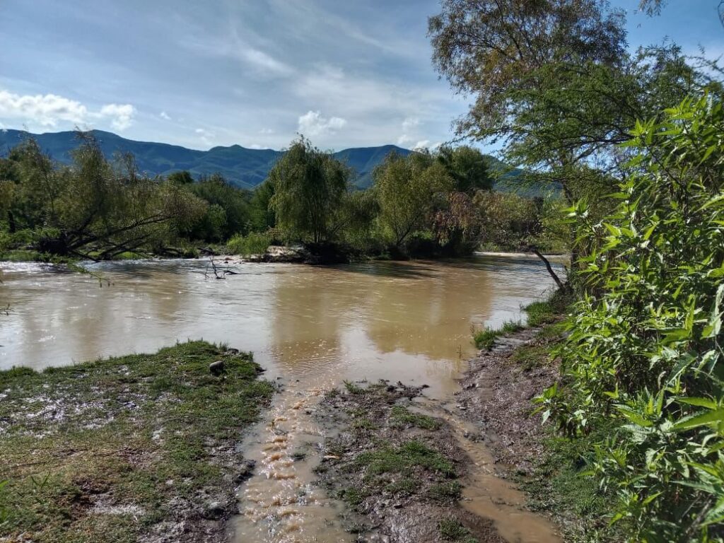 La corriente del río arrastra a niño de 11 años