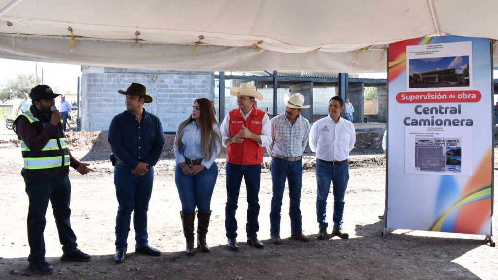 Esteban Villegas realiza gira de trabajo en Vicente Guerrero; entrega y supervisa importantes obras
