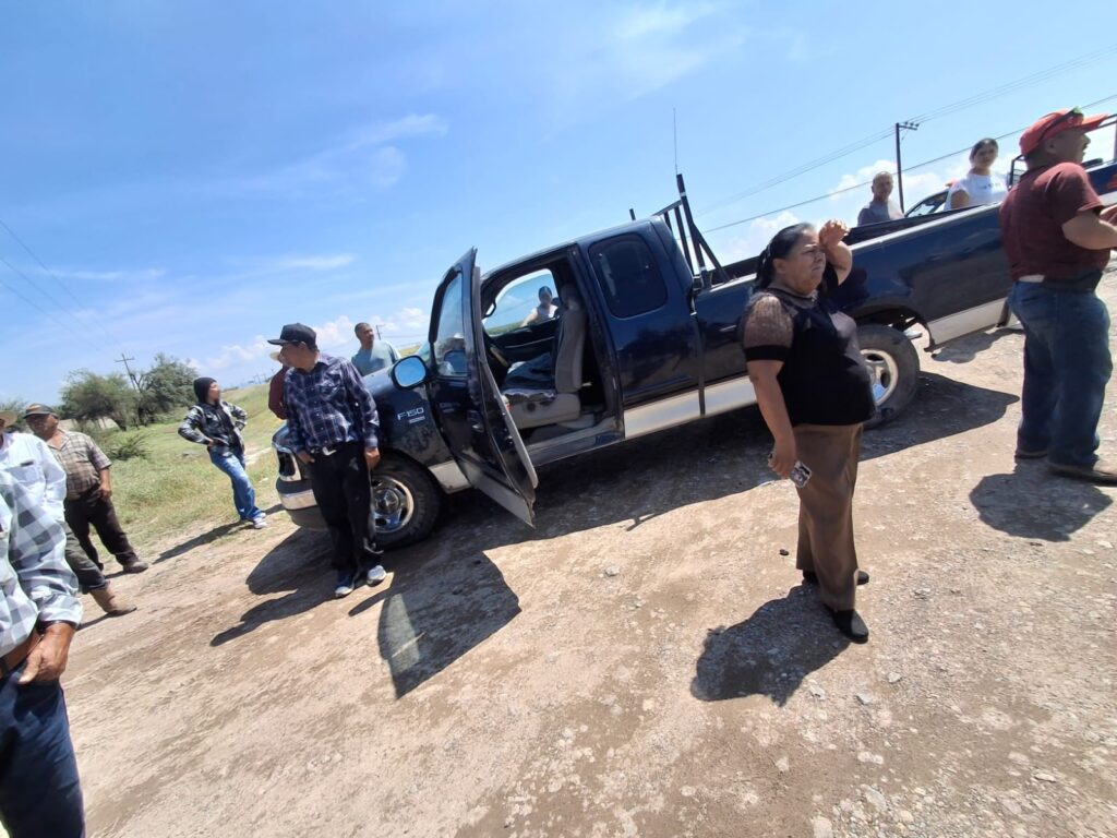Mujer en camioneta choca a ciclista adulto mayor