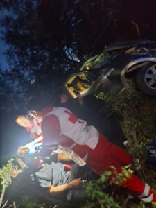 Alcoholizado se desbarrancó en su camioneta Lobo