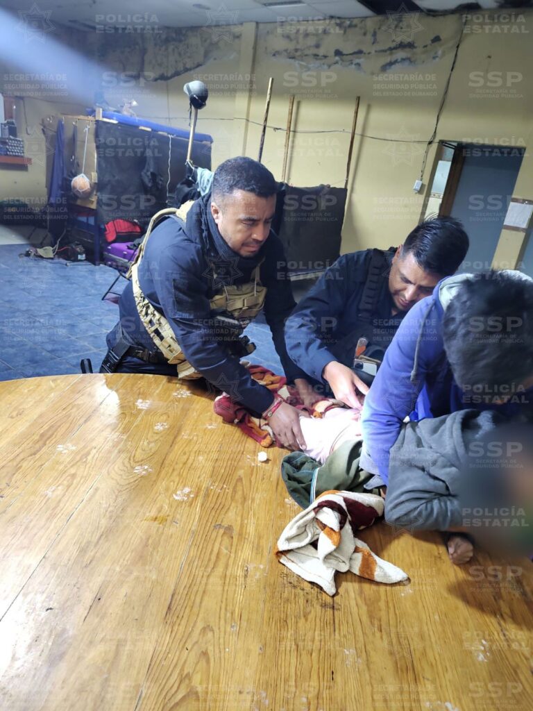 Estatales salvan a niña picada por alacrán
