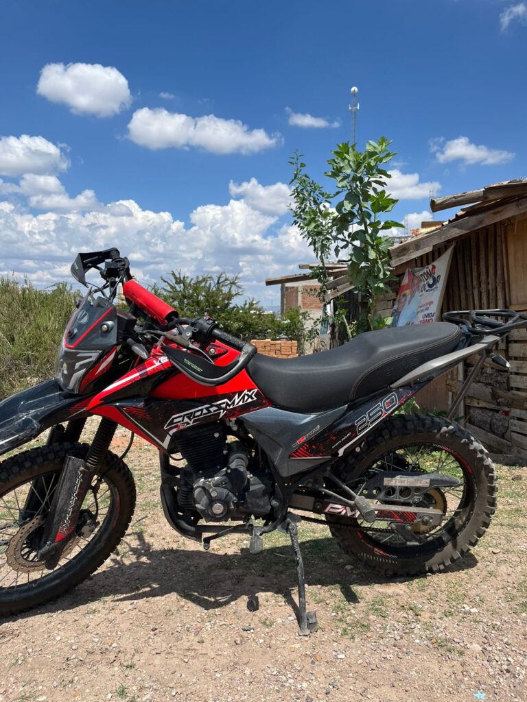 Robaron la motocicleta a Cristian Salazar