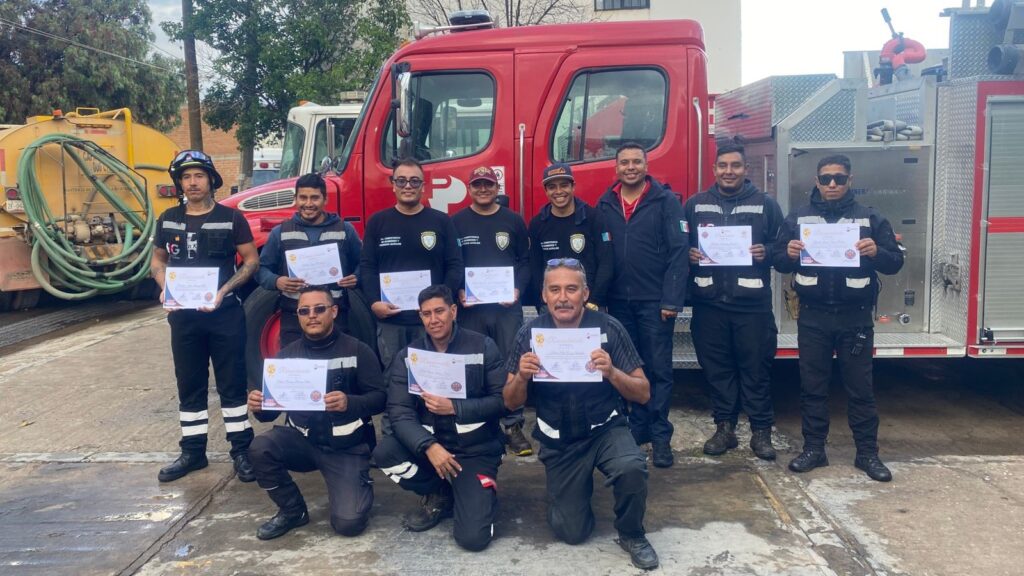 Día del Bombero; se capacita y reconoce labor en encuentro regional