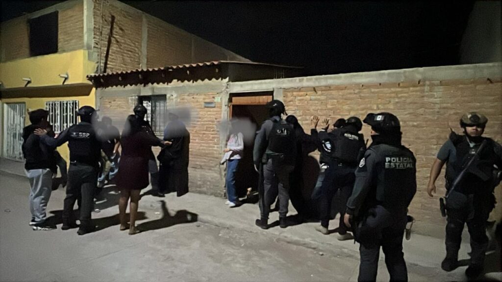 Mujer y menores detiene el operativo Dragón (imágenes)