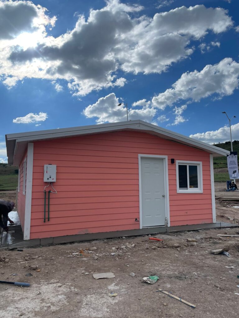 JUCUM, Fundación Garza Limón e INMUVI construyen y donan casa nueva