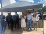 policías