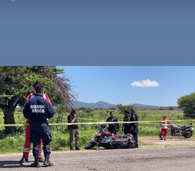 Identifican al motociclista que pierde la vida al derrapar